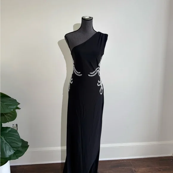 Kaftan Citra One-Shoulder Black Dress with Beaded Accents - Picture 3 of 5